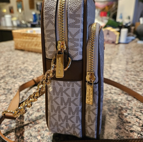 Michael Kors Crossbody Handbag - Picture 7 of 9